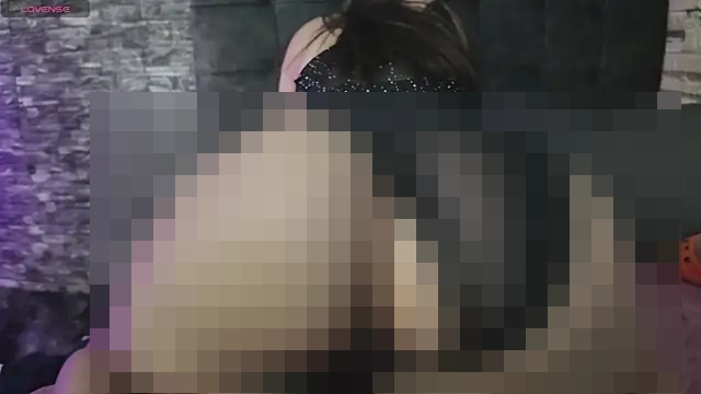 Rich_Couple_69's Webcam Show