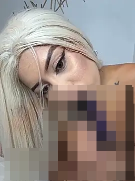 MystiqueXXX's Webcam Show