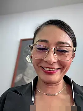 _Bella-Office1's Webcam Show