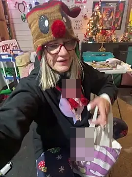 TrenaAnne's Webcam Show