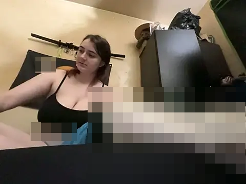 Snowbunnycake_131's Webcam Show