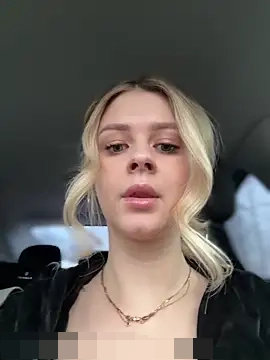 Love_Bri's Webcam Show