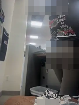 PrettiPluto's Webcam Show