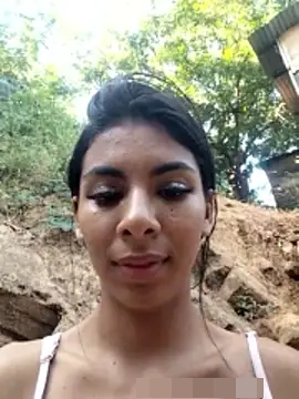 chaparritahot99's Webcam Show