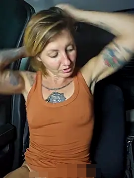 SheIsSomething's Webcam Show