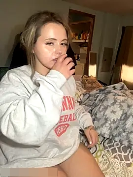 JuicyExxxperience's Webcam Show