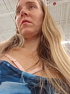 SkyelarSommer's Webcam Show