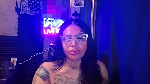 chicanachic13's Webcam Show