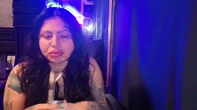 chicanachic13's Webcam Show