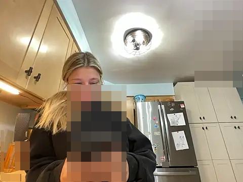 hatgirlsolo's Webcam Show