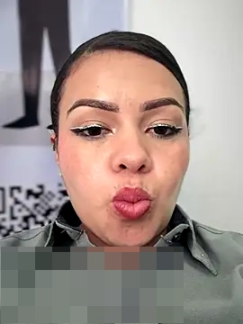 Ariana-07's Webcam Show