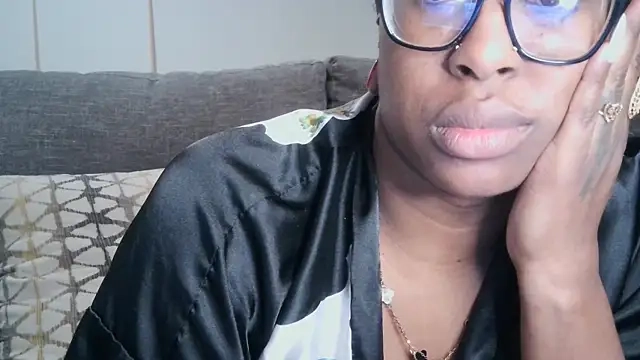 Nyxie_Chaos' Webcam Show