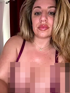 miamellycious' Webcam Show