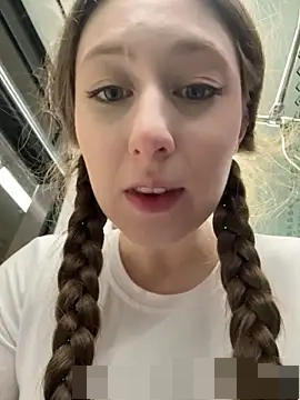 FroggyAnna's Webcam Show