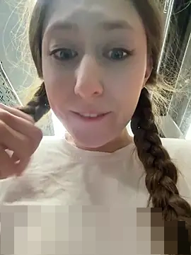 FroggyAnna's Webcam Show