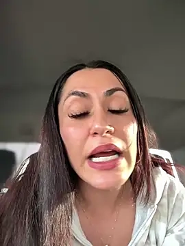 YourQueen18's Webcam Show