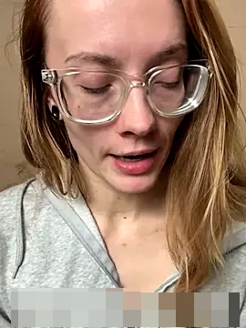 xxxzoeyslifexxx's Webcam Show