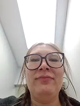 wildyoungNhorny's Webcam Show