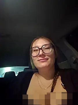 wildyoungNhorny's Webcam Show