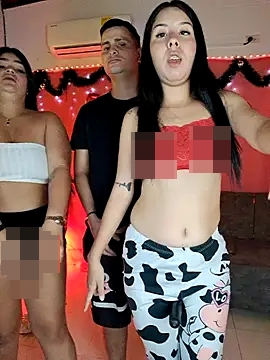 royalgirls_x's Webcam Show