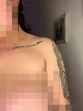 Amyy_1's Webcam Show