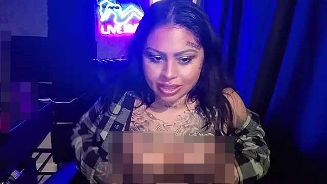 chicanachic13's Webcam Show