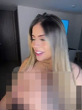 MiaWhitePink_'s Webcam Show