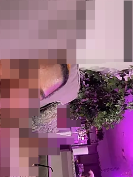 BigFineSelena's Webcam Show