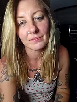 SheIsSomething's Webcam Show