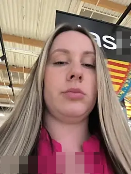 Mona_Plus' Webcam Show