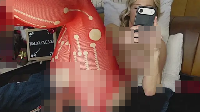Taylorlove303's Webcam Show