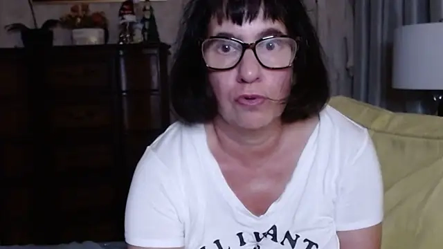 BigbustedBrenda's Webcam Show