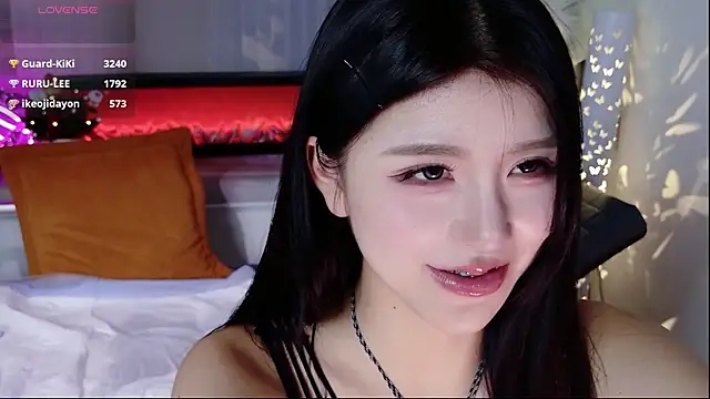 Kiki--2025's Webcam Show