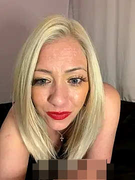 SallyCumLaude's Webcam Show
