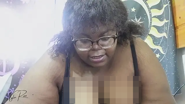 nylafromnextdoor's Webcam Show