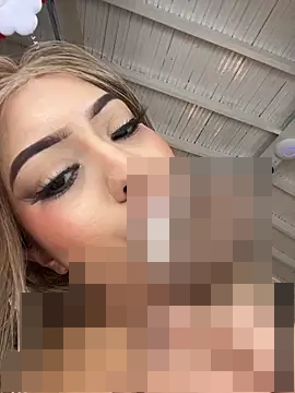 MystiqueXXX's Webcam Show