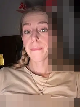 kira_mia's Webcam Show