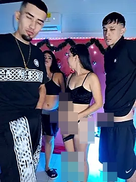 royalgirls_x's Webcam Show