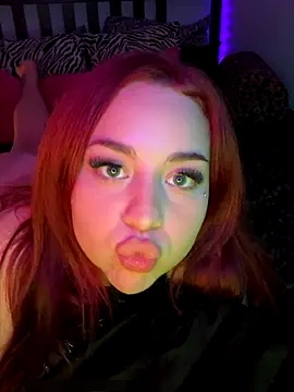 Tiffytooopretty's Webcam Show