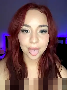 Tiffytooopretty's Webcam Show