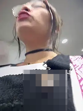 LIZ-06_'s Webcam Show