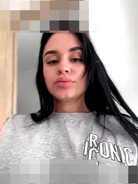 LaraHenao's Webcam Show