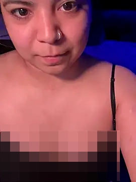 kimmiakiss22's Webcam Show