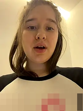 HornyGirlH's Webcam Show