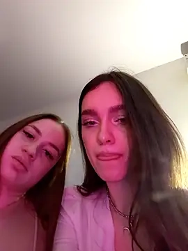 MayaGlow's Webcam Show