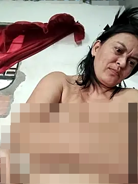 Horny-Mommy-Dirty's Webcam Show