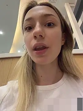 Lia__Love's Webcam Show