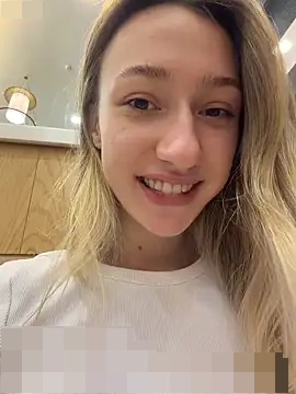 Lia__Love's Webcam Show