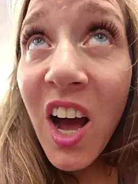 Skyellar's Webcam Show