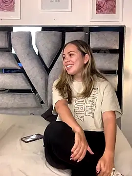 valery_and_Dani_'s Webcam Show